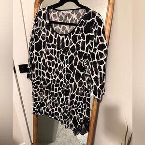 Peter Nygard Black White Animal Print Tunic with Sheer Hem 3/4 Sleeve Size 1X